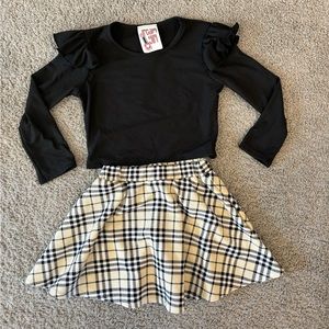 2 pc Black and cream little girl outfit 4t